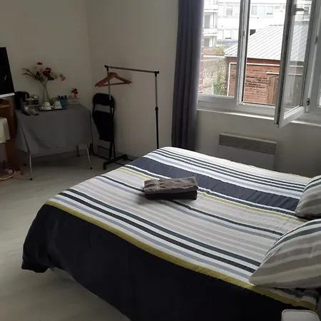 Chez Vincent, Chambres Doubles Equipees, Avec Acces Prive, Tres Bon Emplacement Dans Dieppe, Au Calme, Avec Parking Gratuit Et Cloture, Terrasse Et Grand Jardin, Simple Et Convivial, Animaux Admis Exterior foto