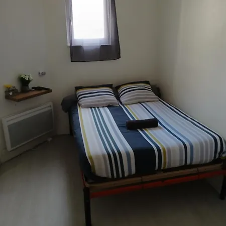 Chez Vincent, Chambres Doubles Equipees, Avec Acces Prive, Tres Bon Emplacement Dans Dieppe, Au Calme, Avec Parking Gratuit Et Cloture, Terrasse Et Grand Jardin, Simple Et Convivial, Animaux Admis Exterior foto