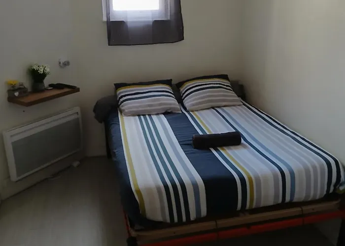 Chez Vincent, Chambres Doubles Equipees, Avec Acces Prive, Tres Bon Emplacement Dans Dieppe, Au Calme, Avec Parking Gratuit Et Cloture, Terrasse Et Grand Jardin, Simple Et Convivial, Animaux Admis