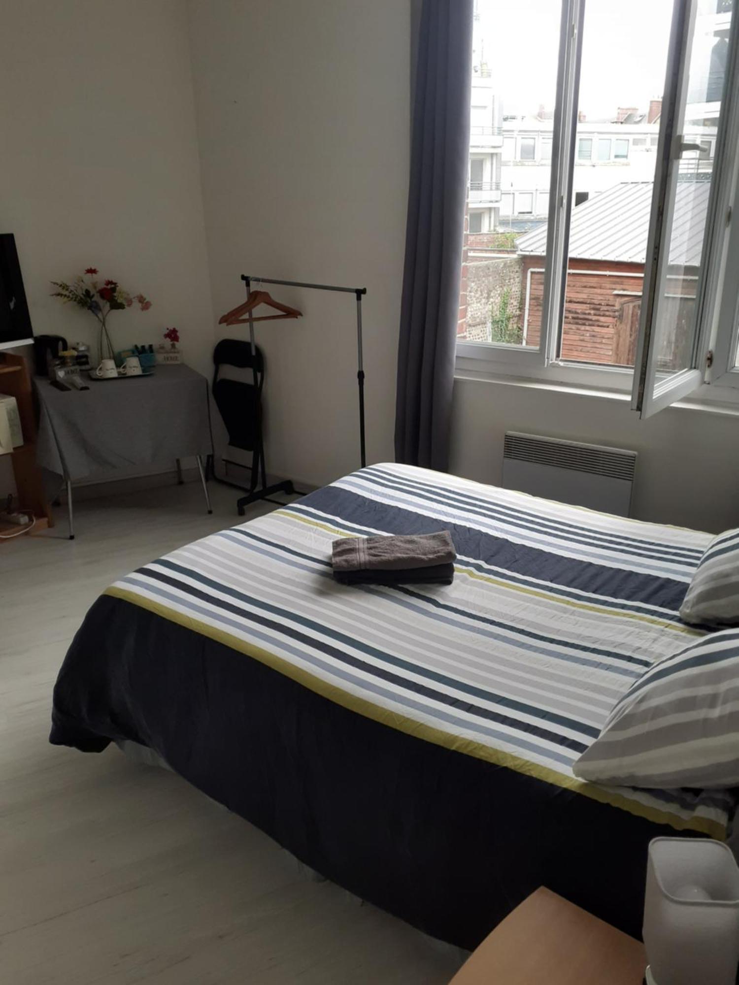 Chez Vincent, Doubles Equipees, Avec Acces Prive, Tres Bon Emplacement Dans Dieppe, Au Calme, Avec Parking Gratuit Et Cloture, Terrasse Et Grand Jardin, Simple Et Convivial, Animaux Admis Privatunterkunft Dieppe